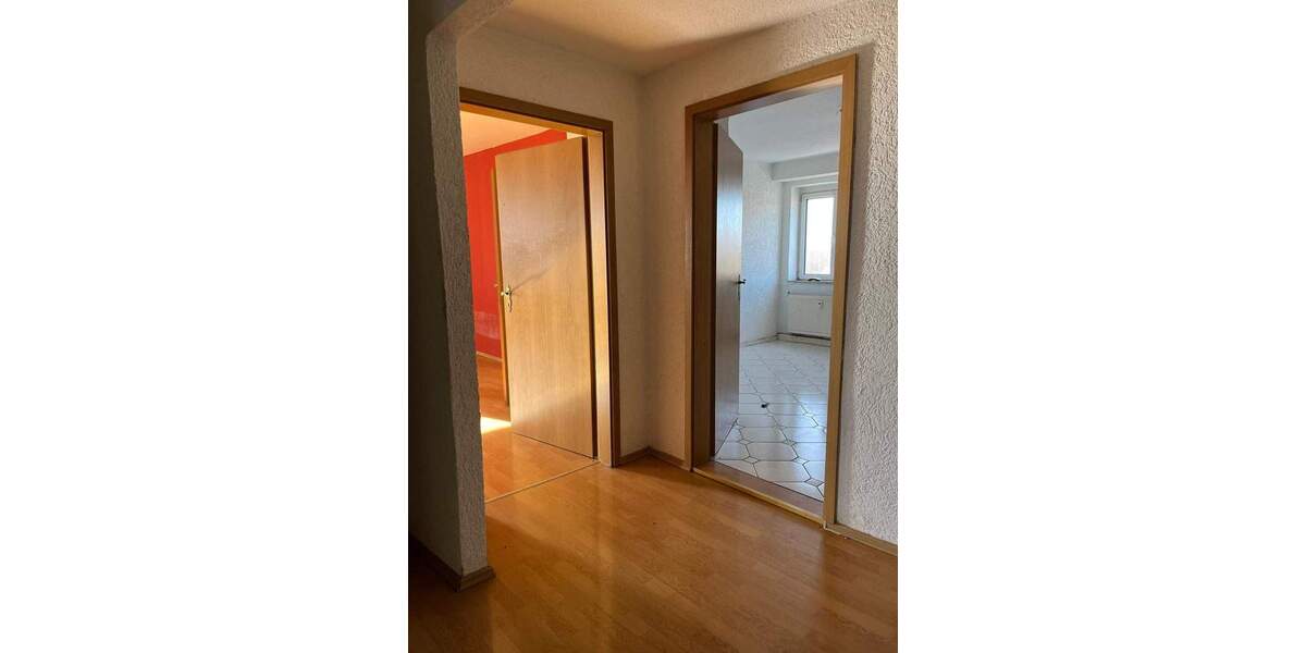 Etagenwohnung Pegau - 3 Zimmer, 115 m&sup2;, 695&euro; | Angebot:25736873