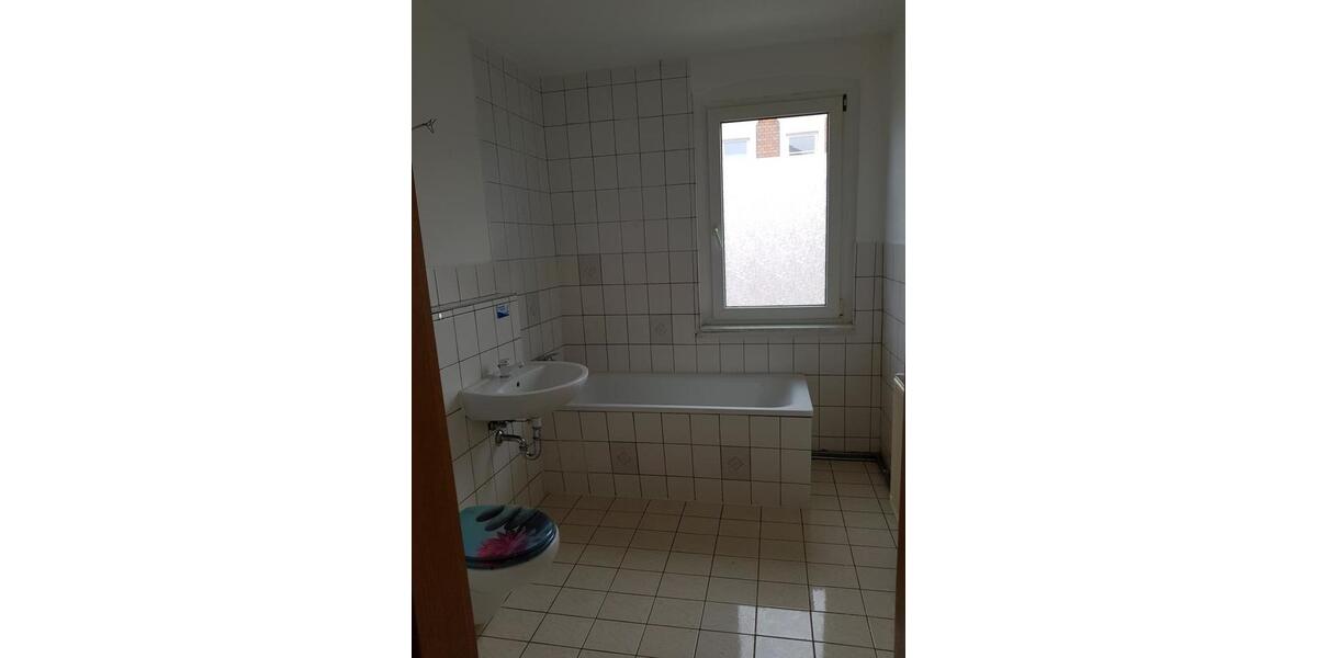 Dachgeschoßwohnung Glauchau - 4 Zimmer, 125 m&sup2;, 575&euro; | Angebot:25790173
