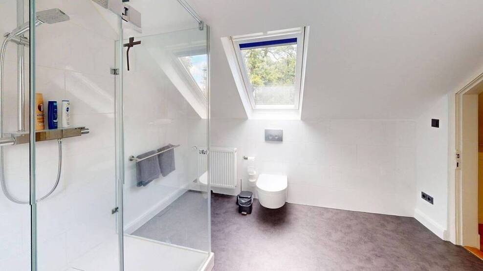 Renoviertes Altbau-Haus aus der Gründerzeit in Bauernhaus-Umgebung Alt-Osdorf