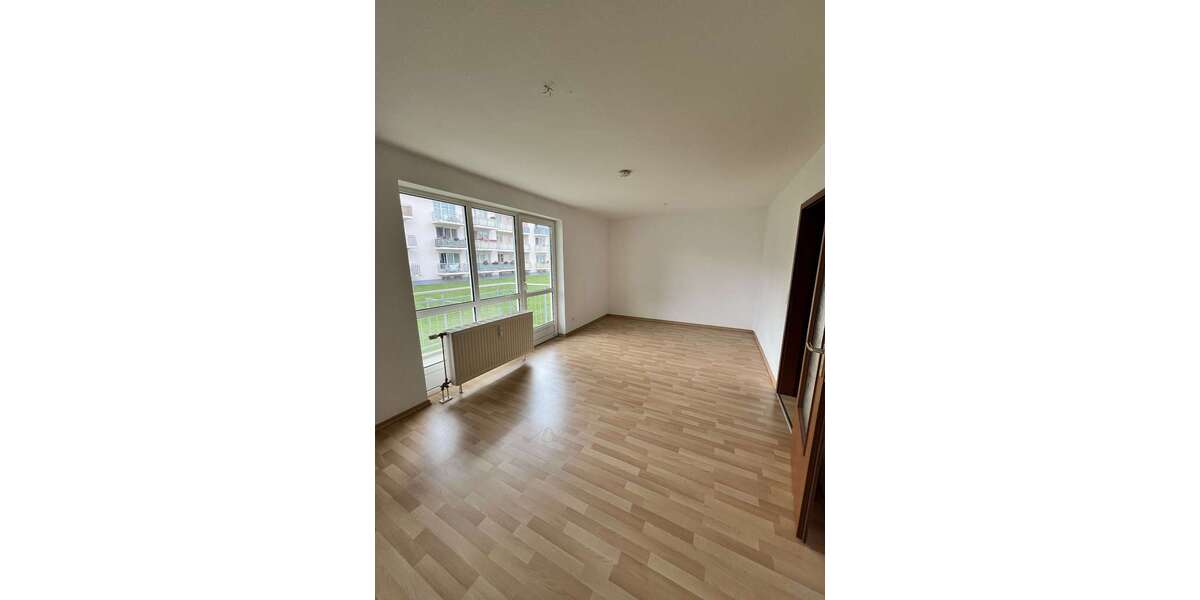 Etagenwohnung Hainichen - 1 Zimmer, 33 m&sup2;, 180&euro; | Angebot:27064322
