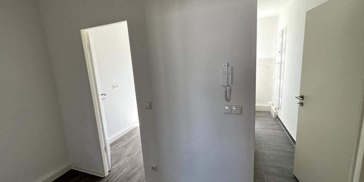 Etagenwohnung Eisenhüttenstadt - 2 Zimmer, 49 m&sup2;, 335&euro; | Angebot:25065654