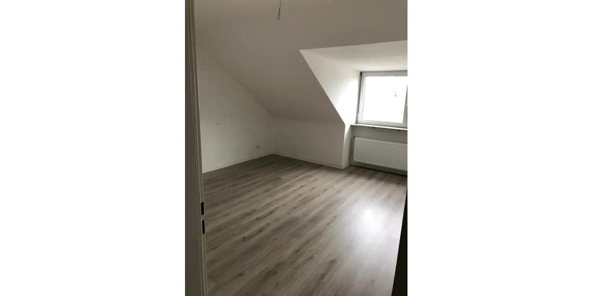 Dachgeschoßwohnung Koblenz - 3 Zimmer, 84 m&sup2;, 820&euro; | Angebot:24698909