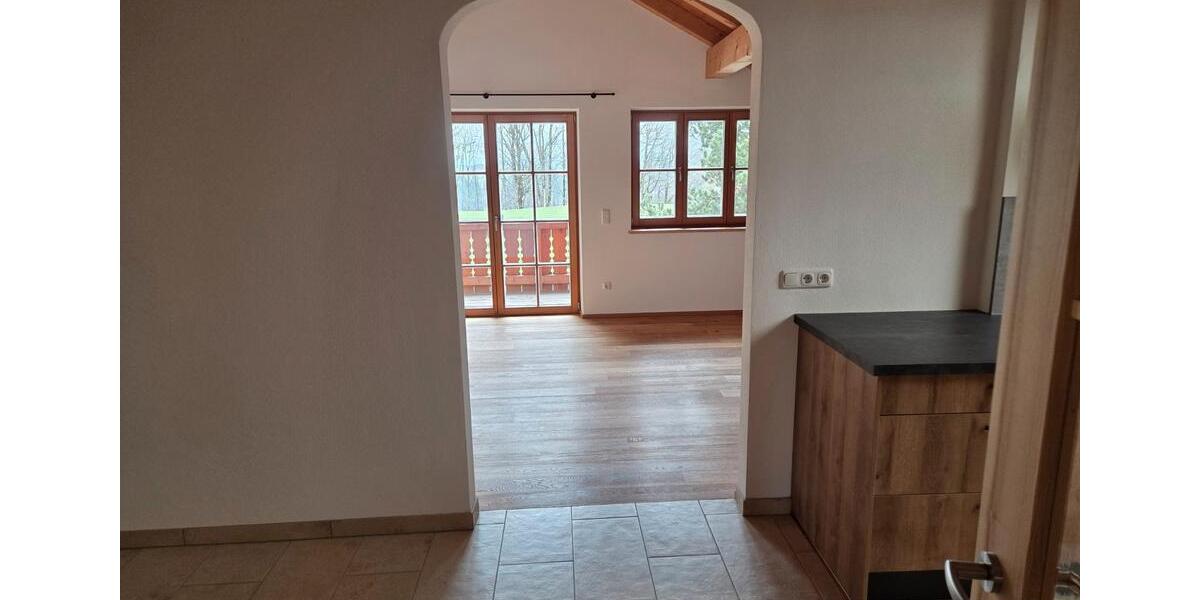 Dachgeschoßwohnung Wildsteig - 3 Zimmer, 99 m&sup2;, 1.250&euro; | Angebot:26047333