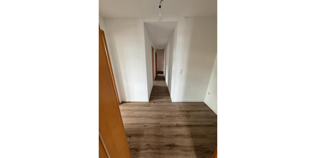 Etagenwohnung Hechingen - 5 Zimmer, 122 m&sup2;, 1.250&euro; | Angebot:26639135