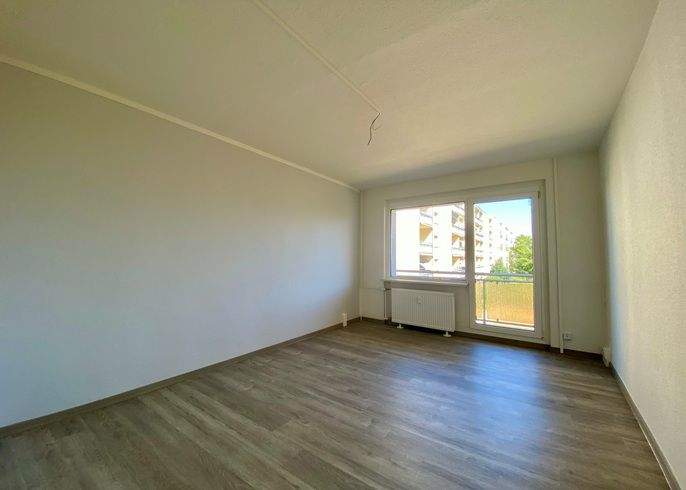 Erstbezug nach Sanierung: 2 Räume mit Balkon und Badewanne 2 zimmer