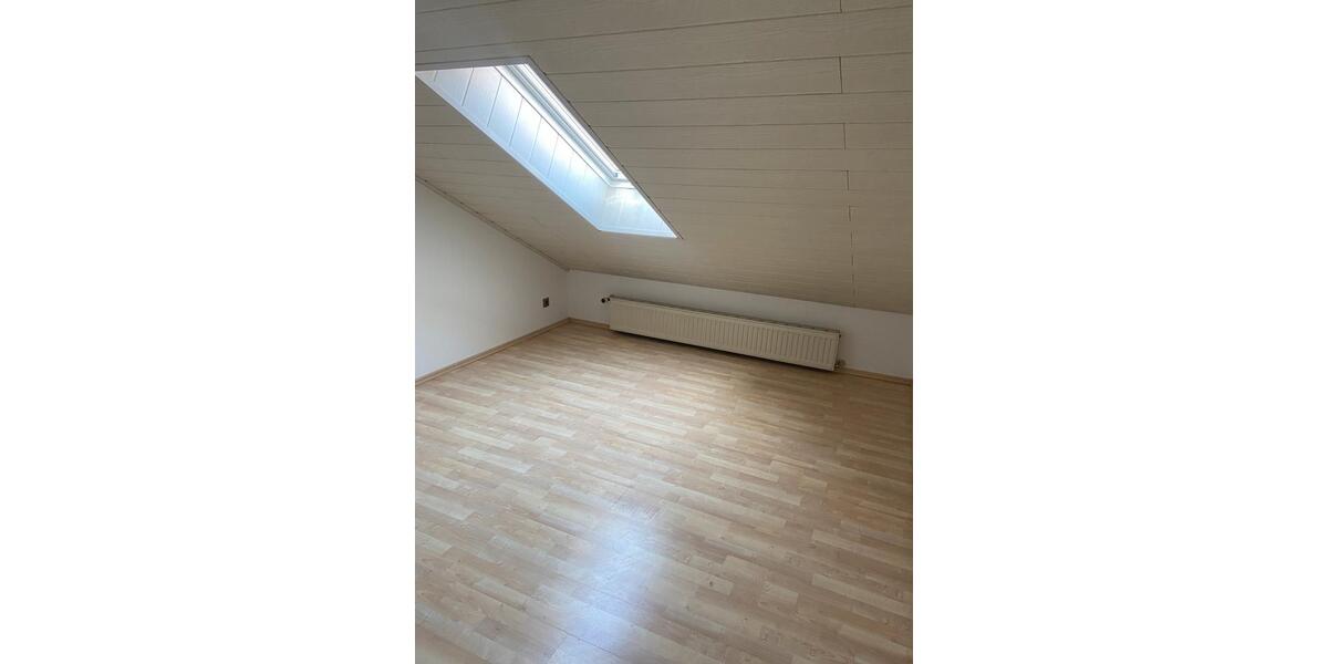 Dachgeschoßwohnung Luhe-Wildenau Wildenau - 3 Zimmer, 109 m&sup2;, 950&euro; | Angebot:25406667