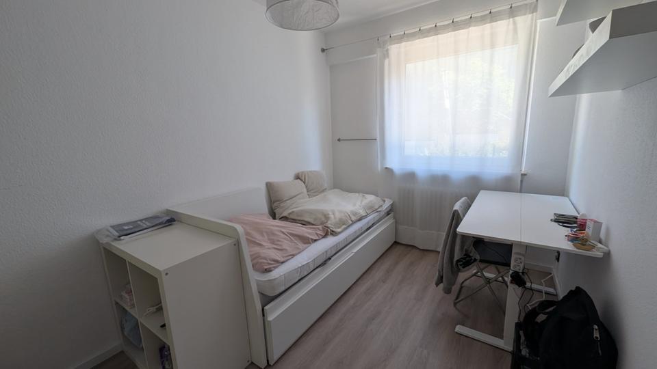 WG-Zimmer in Stuttgart Botnang in 3er-WG, frei ab 1.7.oder später
