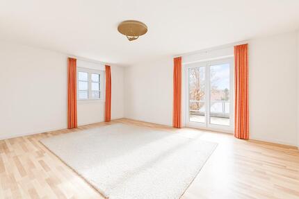 Haus im Haus! Einzigartige Maisonette-Wohnung in bester Lage von Herrenberg mit Garage 3 zimmer