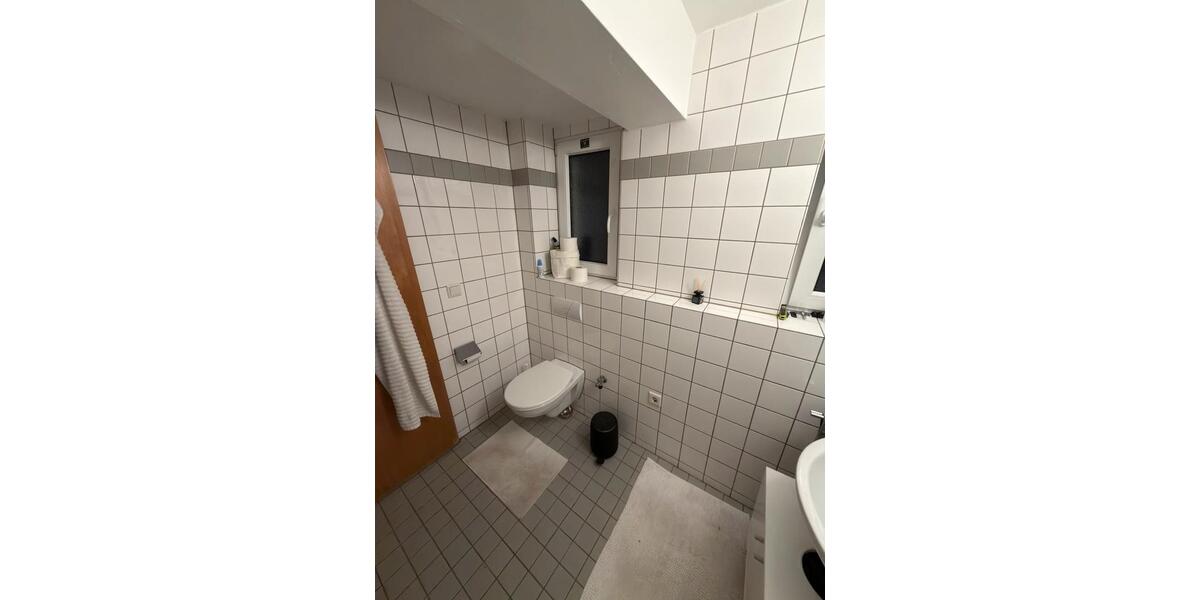 Erdgeschosswohnung mit Gartennutzung in Krefeld Uerdingen 2 zimmer