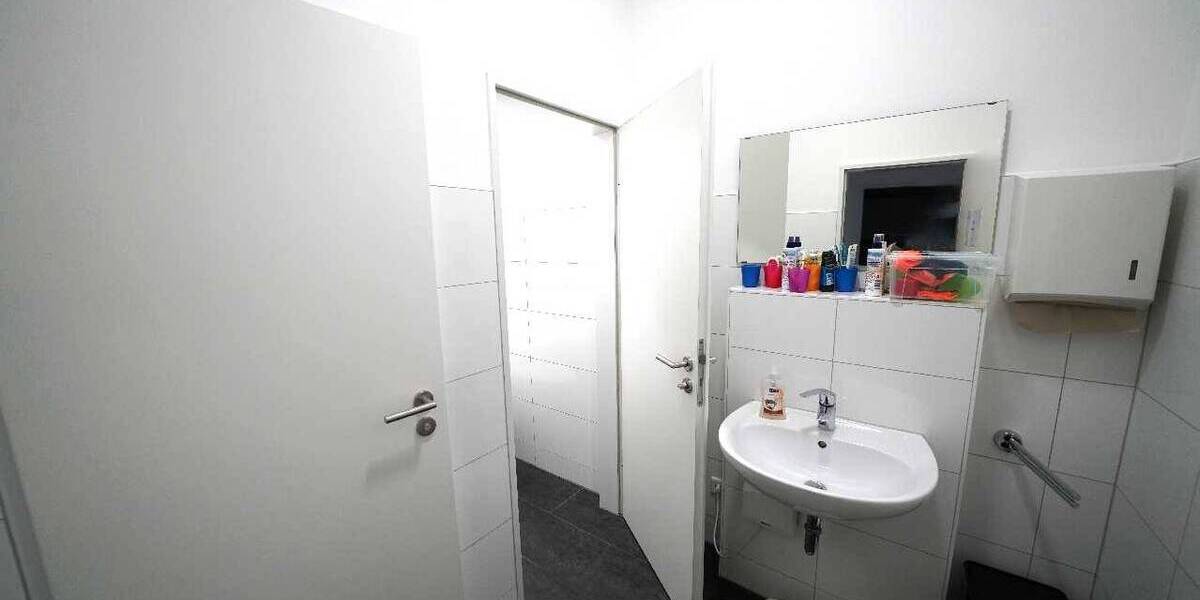 Gewerbeobjekt Ratingen Lintorf - 1 Zimmer, 641 m&sup2;, 5.128&euro; | Angebot:24027657