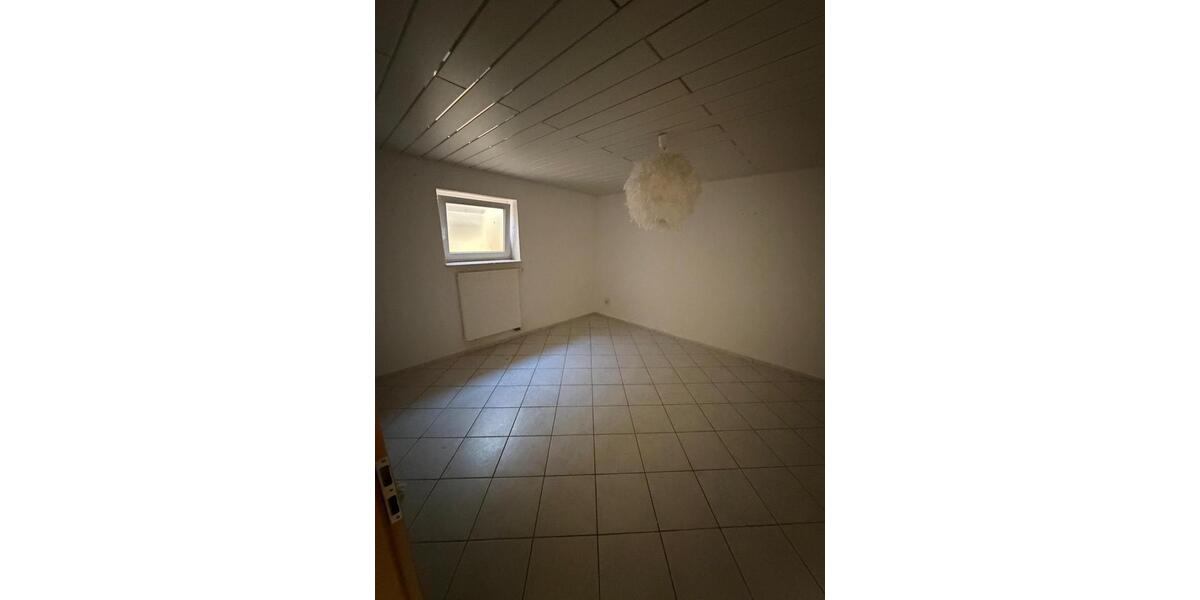 Etagenwohnung Waldeck - 3 Zimmer, 95 m&sup2;, 850&euro; | Angebot:26603705