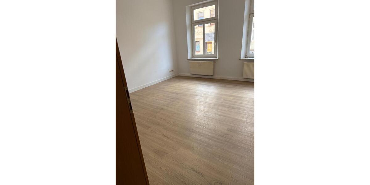 Erdgeschoßwohnung Werdau - 4 Zimmer, 89 m&sup2;, 395&euro; | Angebot:26302594