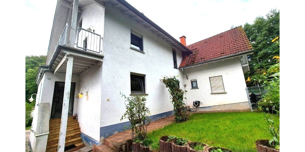 Gepflegte, großzügige 2-Etagen-Wohnung mit Kamin & Carport zu vermieten – wohnen wie im eigenen Haus - Maisonettenwohnung Gonbach Rheinland-Pfalz | Angebot:24409001