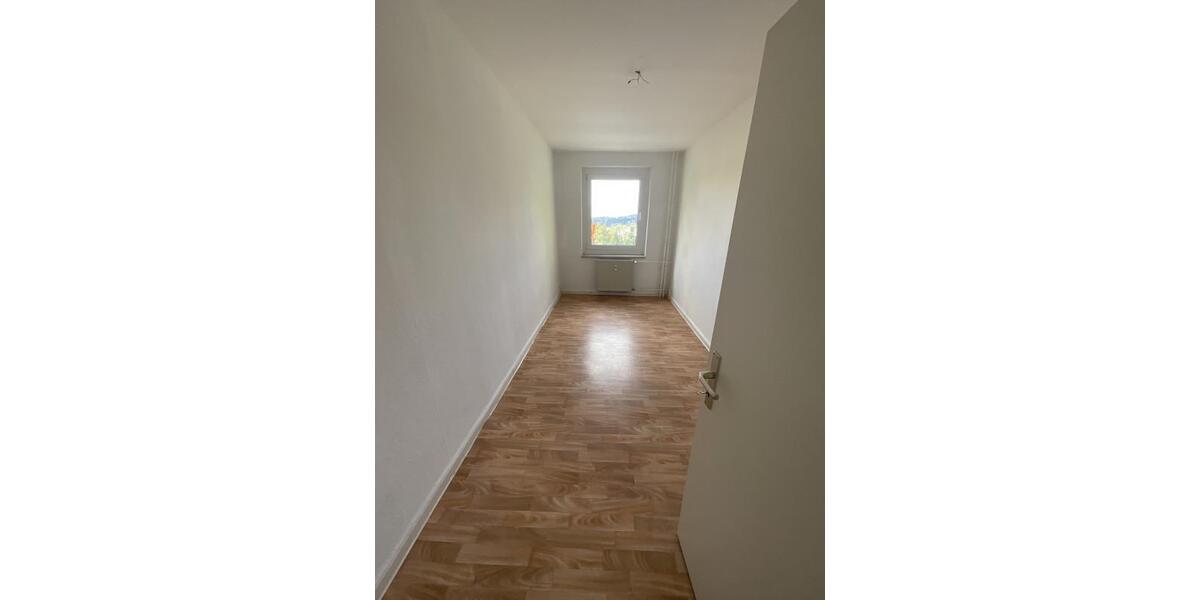 Etagenwohnung Suhl - 4 Zimmer, 75 m&sup2;, 543&euro; | Angebot:24256016