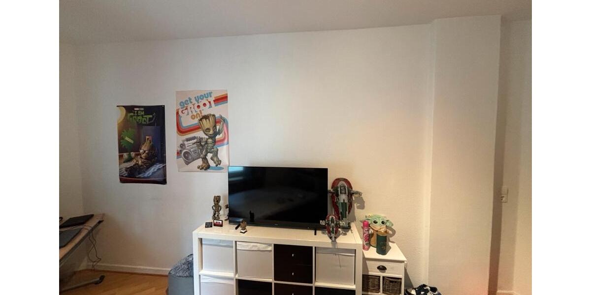 WG-Zimmer zu vermieten. 3 Zimmer Wohnung + Küche und Bad. 3 zimmer