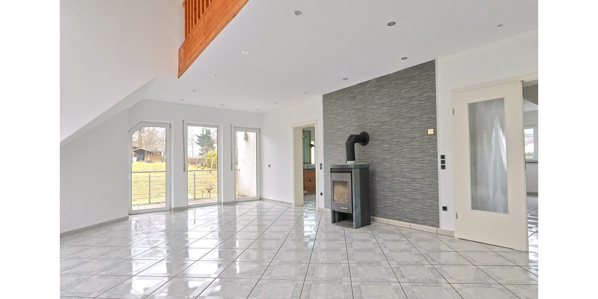 Maisonettenwohnung Wiehl - 5 Zimmer, 171 m&sup2;, 1.250&euro; | Angebot:24705613