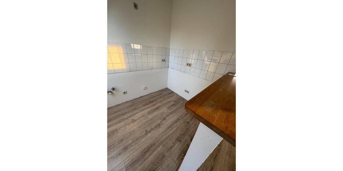 Dachgeschoßwohnung Hohenstein-Ernstthal Ernstthal - 2 Zimmer, 58 m&sup2;, 350&euro; | Angebot:24688349