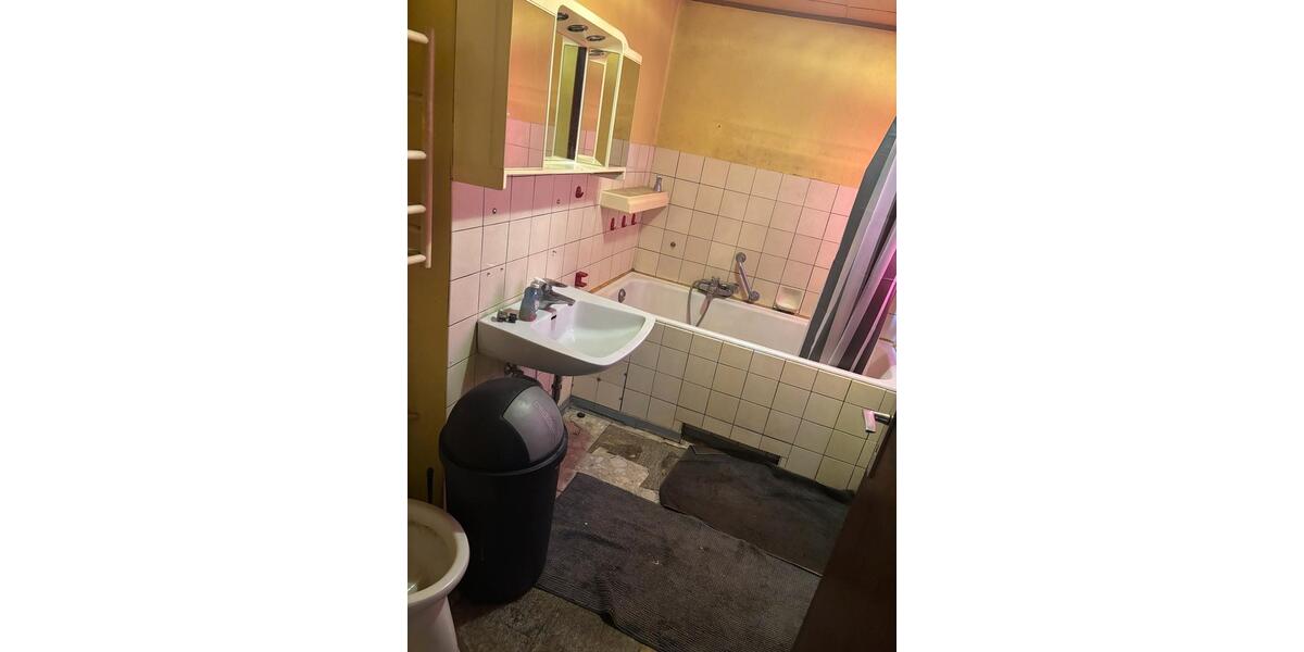 Einfamilienhaus Frankfurt am Main Sossenheim - 7 Zimmer, 200 m&sup2;, 4.100&euro; | Angebot:26040890