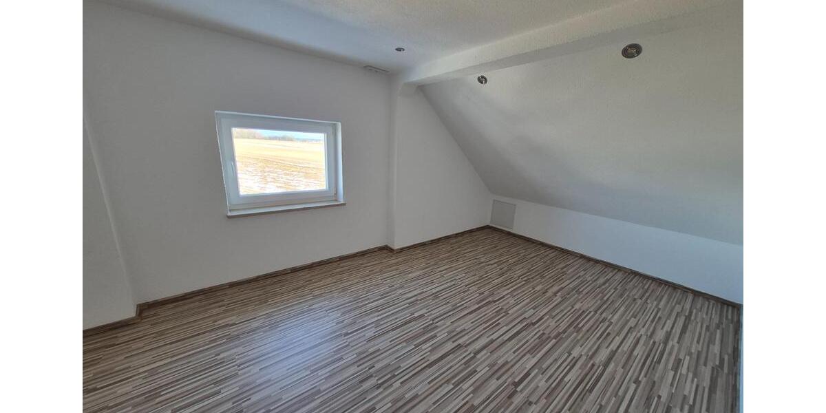 Dachgeschoßwohnung Nennslingen - 2 Zimmer, 85 m&sup2;, 650&euro; | Angebot:25056938