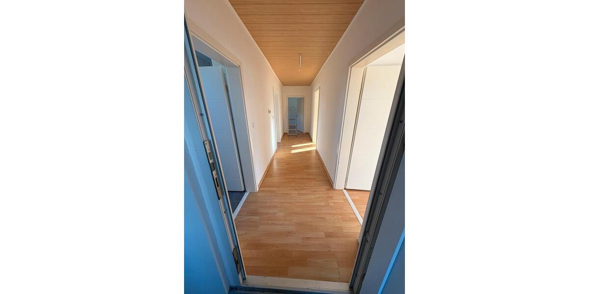 Dachgeschoßwohnung Saarlouis - 3 Zimmer, 90 m&sup2;, 700&euro; | Angebot:26504364