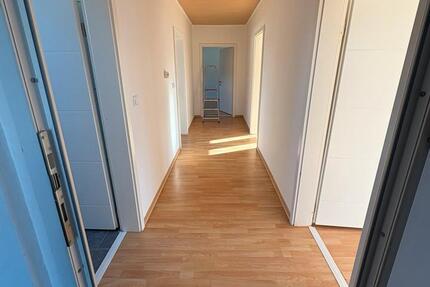Wohnung Saarlouis - 3 Zimmer, 90 m&sup2;, 700&euro; | Angebot:26504364