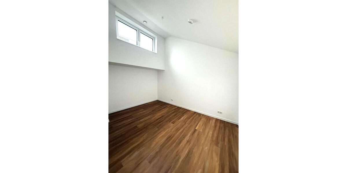 Dachgeschoßwohnung Sehnde - 3 Zimmer, 83 m&sup2;, 930&euro; | Angebot:26663680