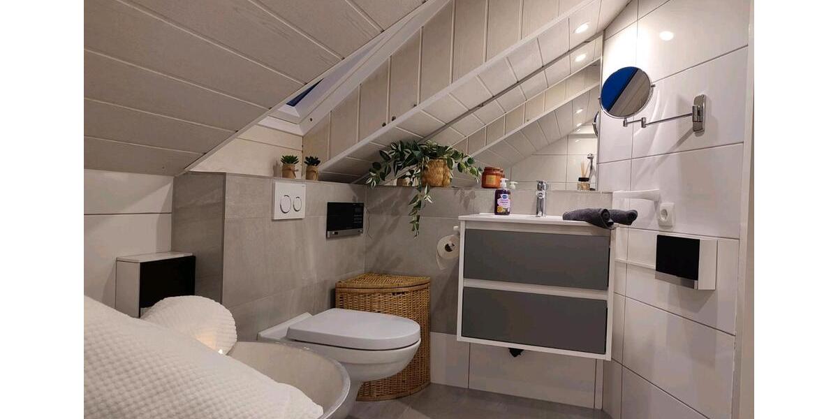 Dachgeschoßwohnung Schwieberdingen - 2.5 Zimmer, 55 m&sup2;, 1.260&euro; | Angebot:25025836