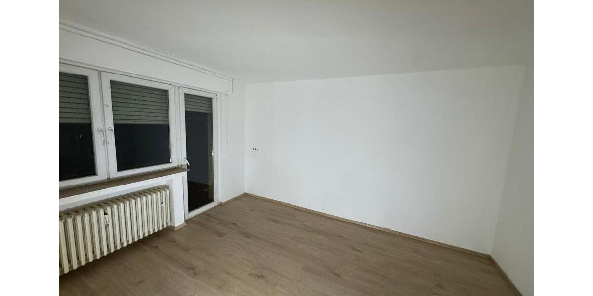 Renovierte Erdgeschoss Wohnung mit Garten Zentral Essen Jobcenter 1.5 zimmer