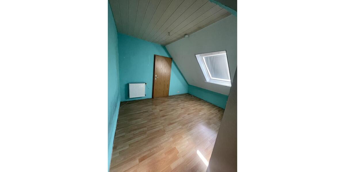 Dachgeschoßwohnung Herne - 9 Zimmer, 180 m&sup2;, 1.530&euro; | Angebot:26126992