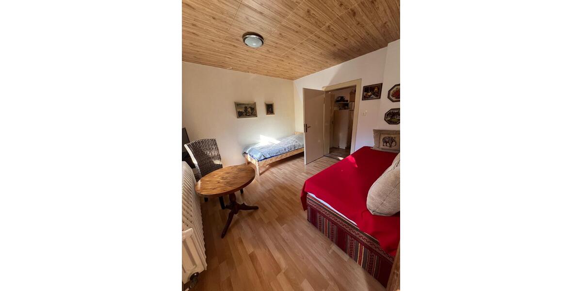 Wohnen auf Zeit Teutschenthal - 4 Zimmer, 180 m&sup2;, 22&euro; | Angebot:23616465