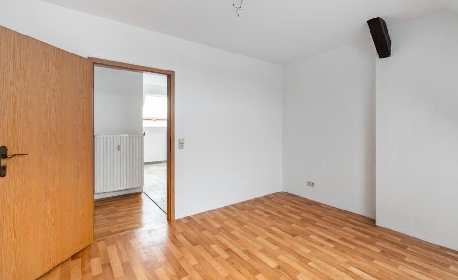 Dachgeschoßwohnung Genthin - 3 Zimmer, 90 m&sup2;, 675&euro; | Angebot:25308683