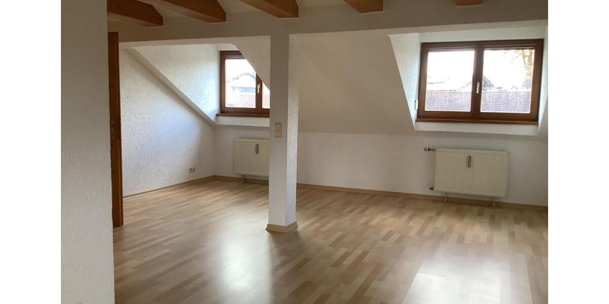 Dachgeschoßwohnung Salzweg - 3 Zimmer, 800&euro; | Angebot:23396158