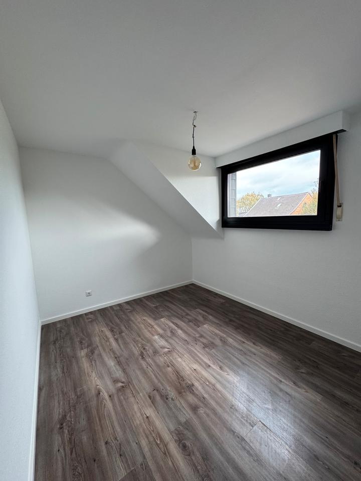Modernisierte 4-Zimmer-Wohnung in Drölsholz Korschenbroich zimmer