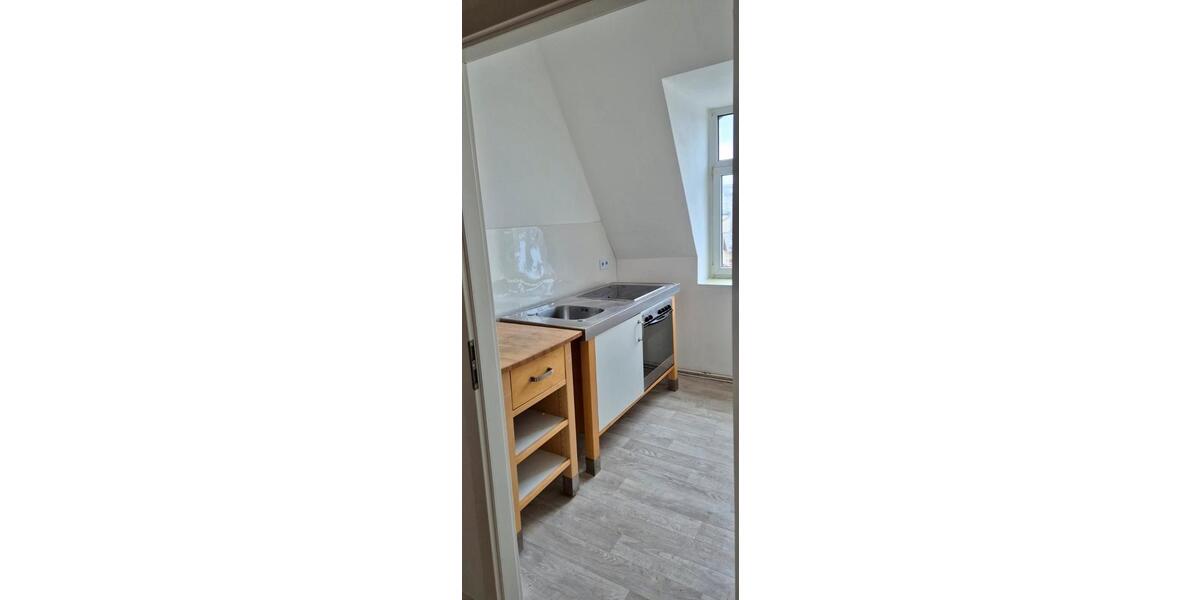 Dachgeschoßwohnung Plauen Bahnhofsvorstadt - 2 Zimmer, 43 m&sup2;, 279&euro; | Angebot:26004155