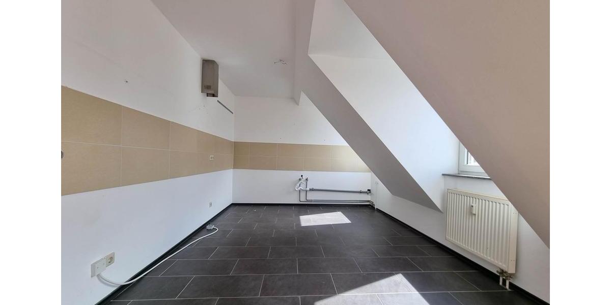 Dachgeschoßwohnung Rötha - 4 Zimmer, 127 m&sup2;, 1.260&euro; | Angebot:24548496