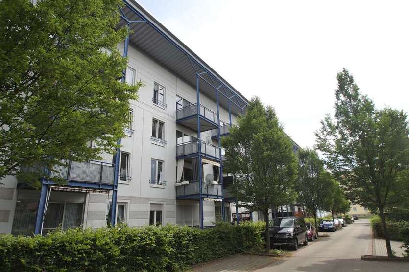 Traumhafte Dachgeschosswohnung: 4 Zimmer - lichtdurchflutet und geräumig 4 zimmer