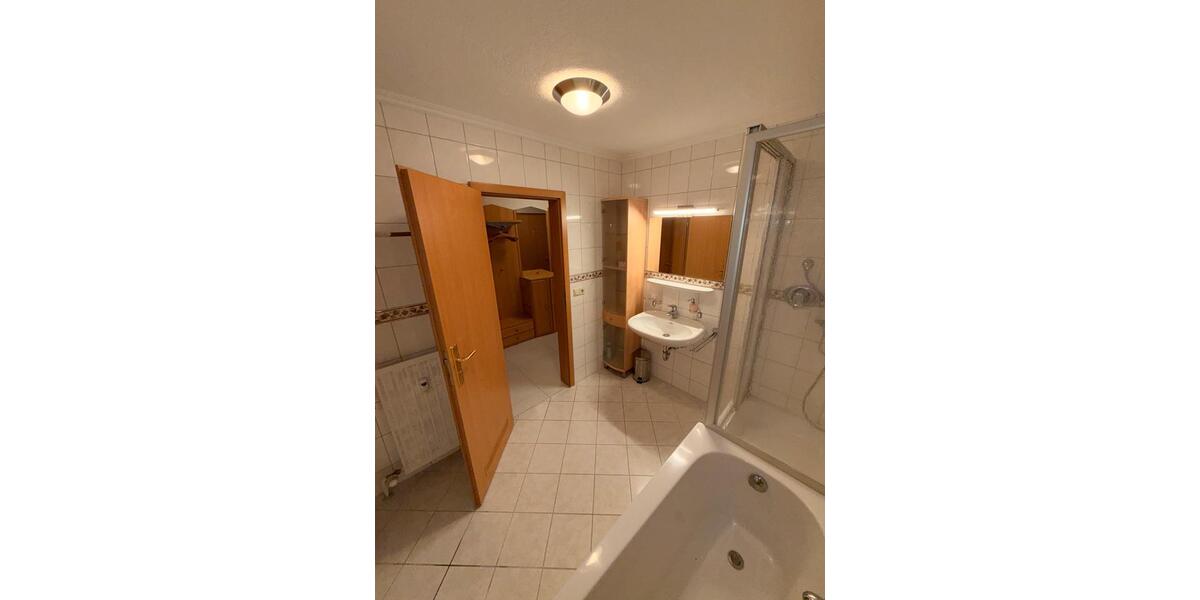 Etagenwohnung Kornwestheim - 4 Zimmer, 120 m&sup2;, 1.700&euro; | Angebot:26615319