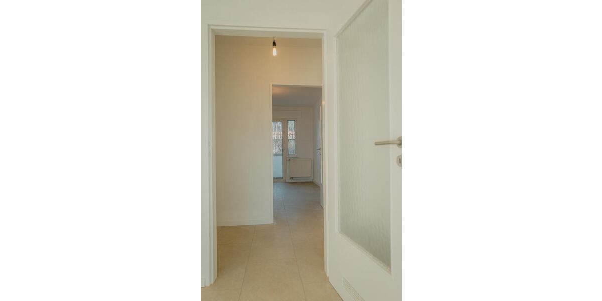 Helle renovierte 3-Zimmer-Wohnung mit neuer Einbauküche (Video) 3 zimmer