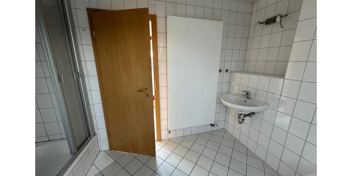 Dachgeschoßwohnung Altenburg - 3 Zimmer, 106 m&sup2;, 636&euro; | Angebot:25999858