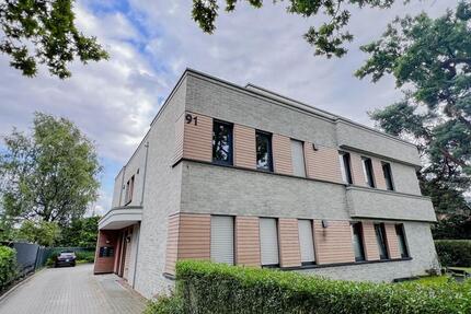 Moderne 2-Zimmer-Wohnung mit Einbauküche und Terrasse in Bloherfelde