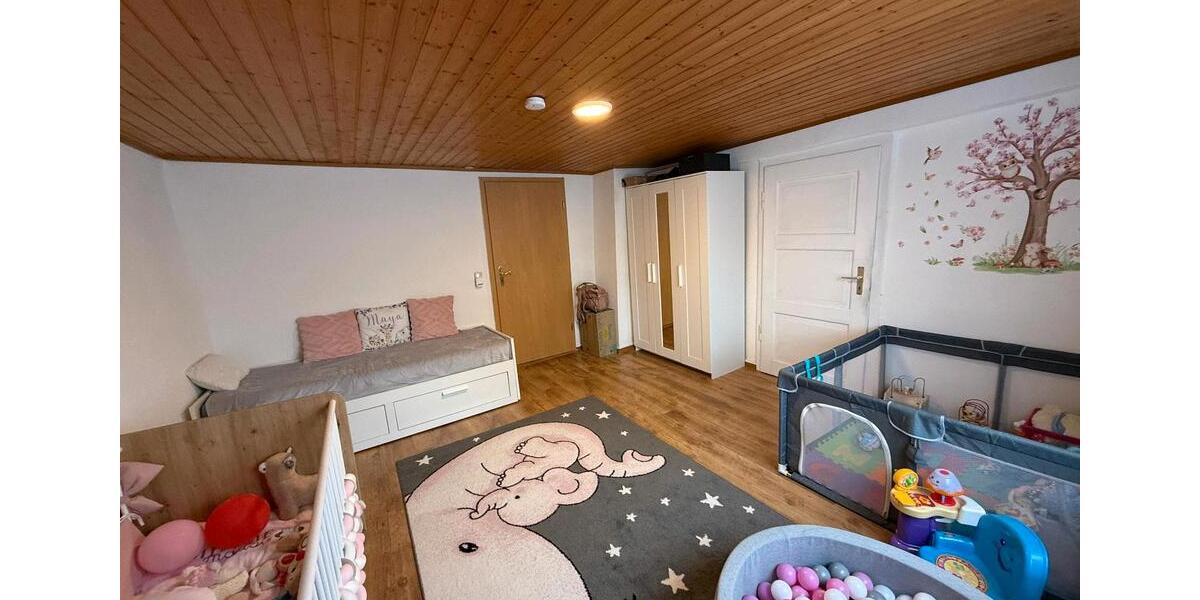 Etagenwohnung Knüllwald - 3 Zimmer, 90 m&sup2;, 655&euro; | Angebot:26564856