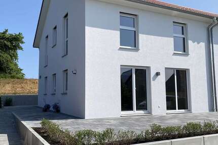 Haus Ellingen - 4 Zimmer, 127 m&sup2;, 1.650&euro; | Angebot:24647143