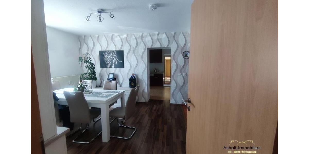 Erdgeschoßwohnung Bitterfeld-Wolfen Greppin - 3 Zimmer, 77 m&sup2;, 615&euro; | Angebot:25751600