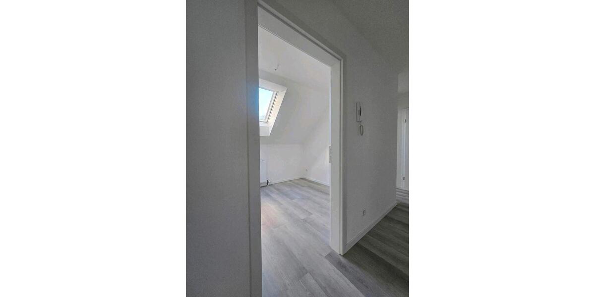 Dachgeschoßwohnung Radevormwald - 3 Zimmer, 76 m&sup2;, 1.100&euro; | Angebot:26506469