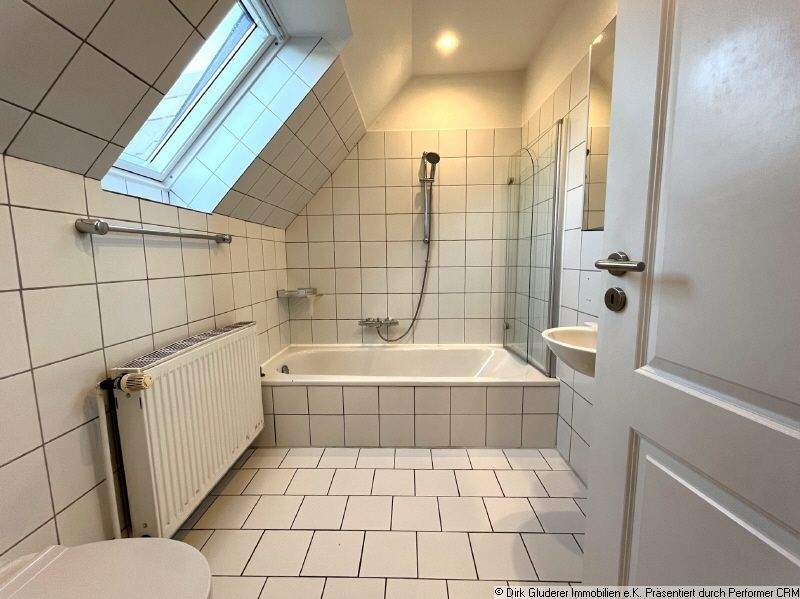 Einfamilienhaus Quickborn - 8 Zimmer, 210 m&sup2;, 2.490&euro; | Angebot:25834630