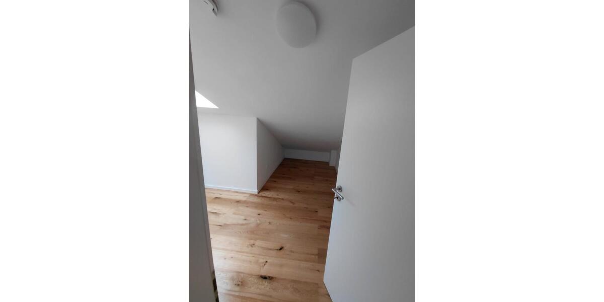 Dachgeschoßwohnung Mainburg - 4 Zimmer, 100 m&sup2;, 1.490&euro; | Angebot:24852106