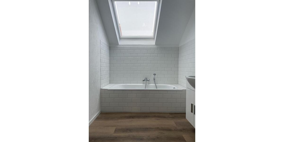 Dachgeschoßwohnung Plettenberg - 4 Zimmer, 150 m&sup2;, 1.250&euro; | Angebot:24363028