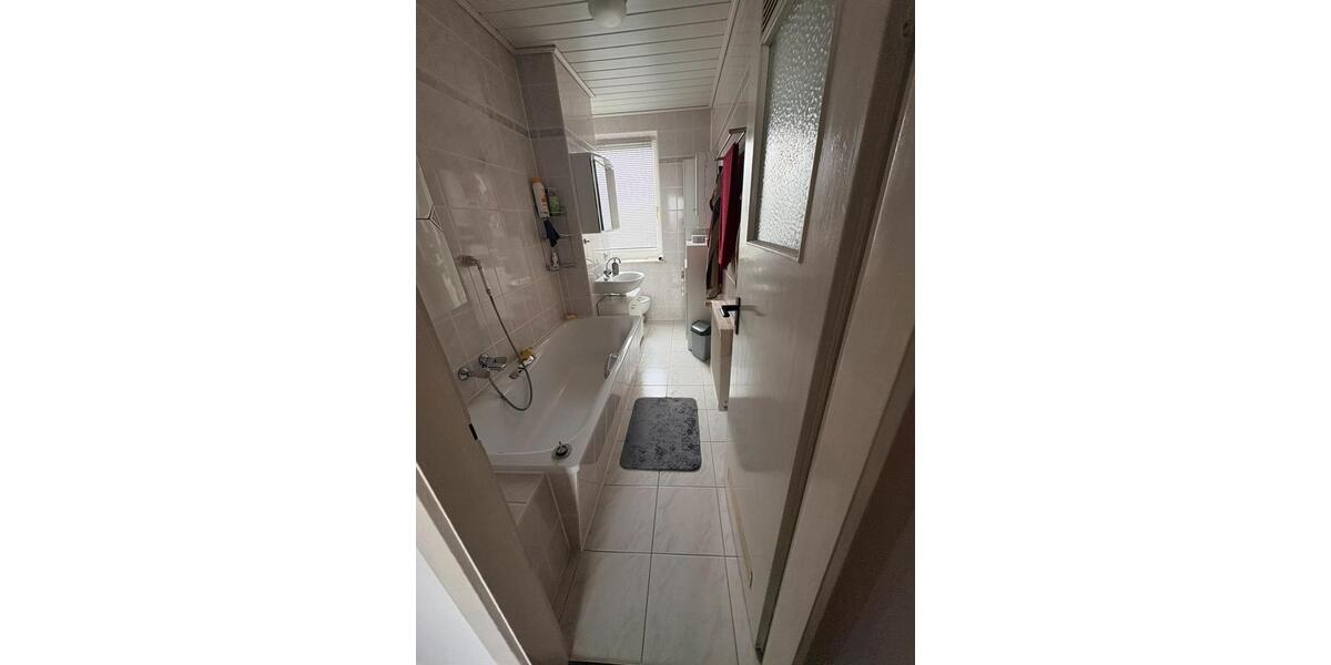 Dachgeschoßwohnung Weida - 2.5 Zimmer, 60 m&sup2;, 300&euro; | Angebot:25047677