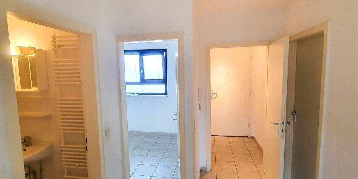 Etagenwohnung Nienburg - 3 Zimmer, 66 m&sup2;, 562&euro; | Angebot:25094200