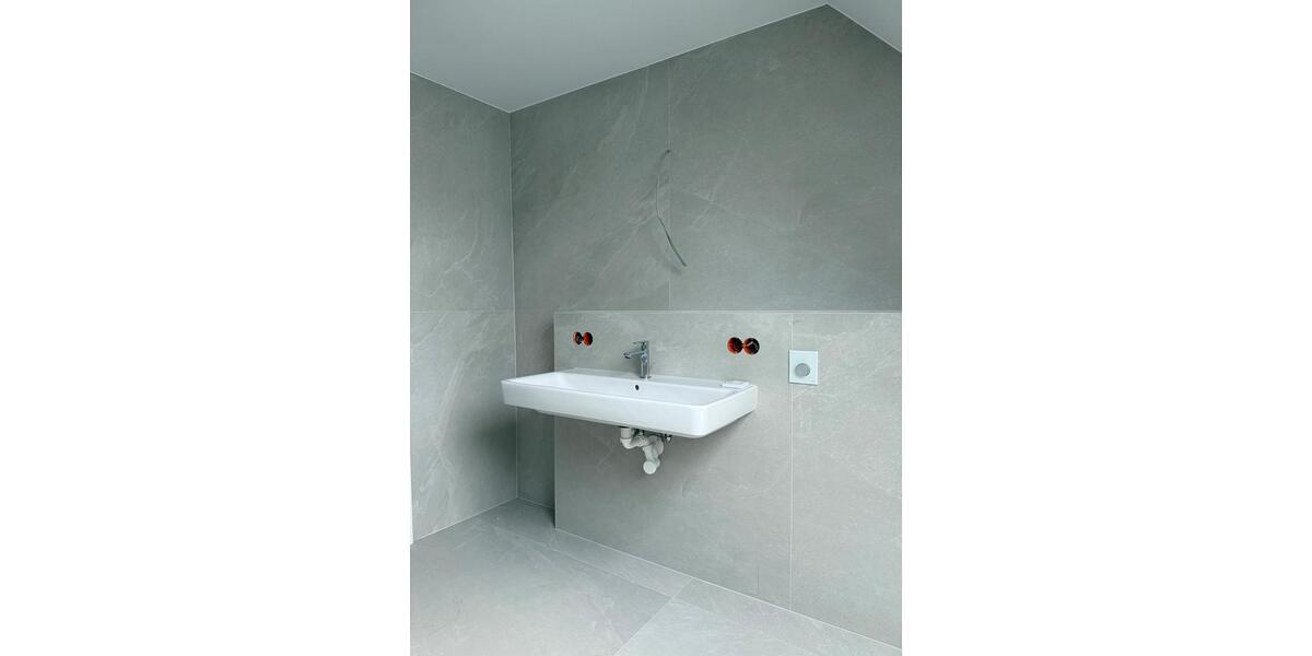 Etagenwohnung Uersfeld - 5 Zimmer, 130 m&sup2;, 980&euro; | Angebot:24385571